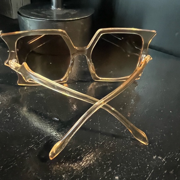 Trashy Diva Retro Champagne Sunglasses - Picture 2 of 3